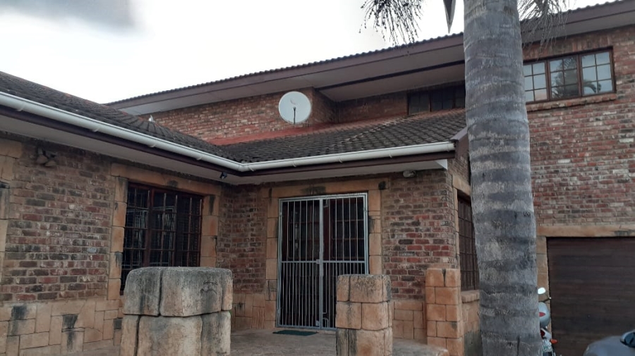 5 Bedroom Property for Sale in Campher Park Eastern Cape